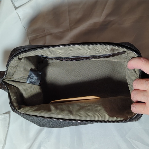 Tumi Astor Shave Bag - Picture 7 of 12